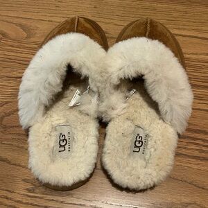 UGG Women's Brown and Cream Fuzzy Slippers